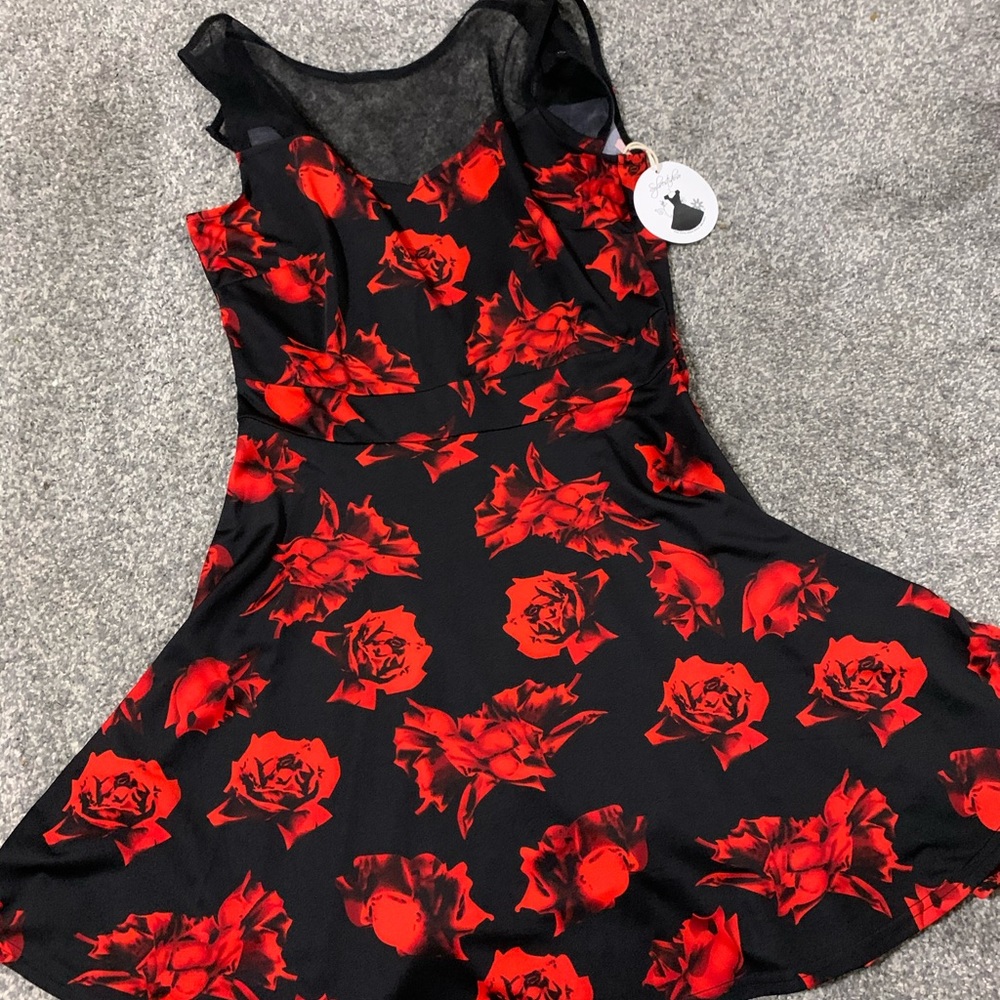 Sylvestidoso Sleeveless Cocktail Dress with Roses